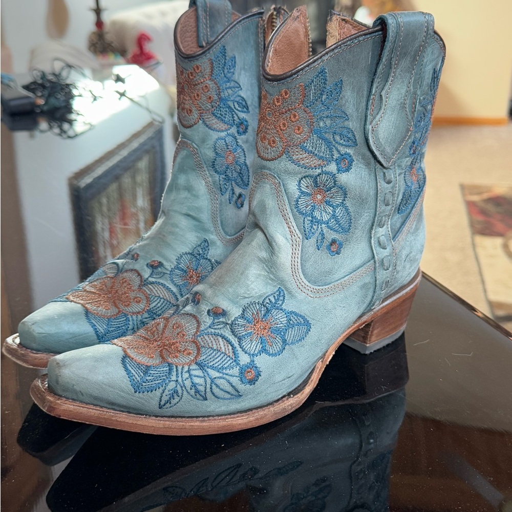 Cowboy boots Circle G
Embroidery see pictures